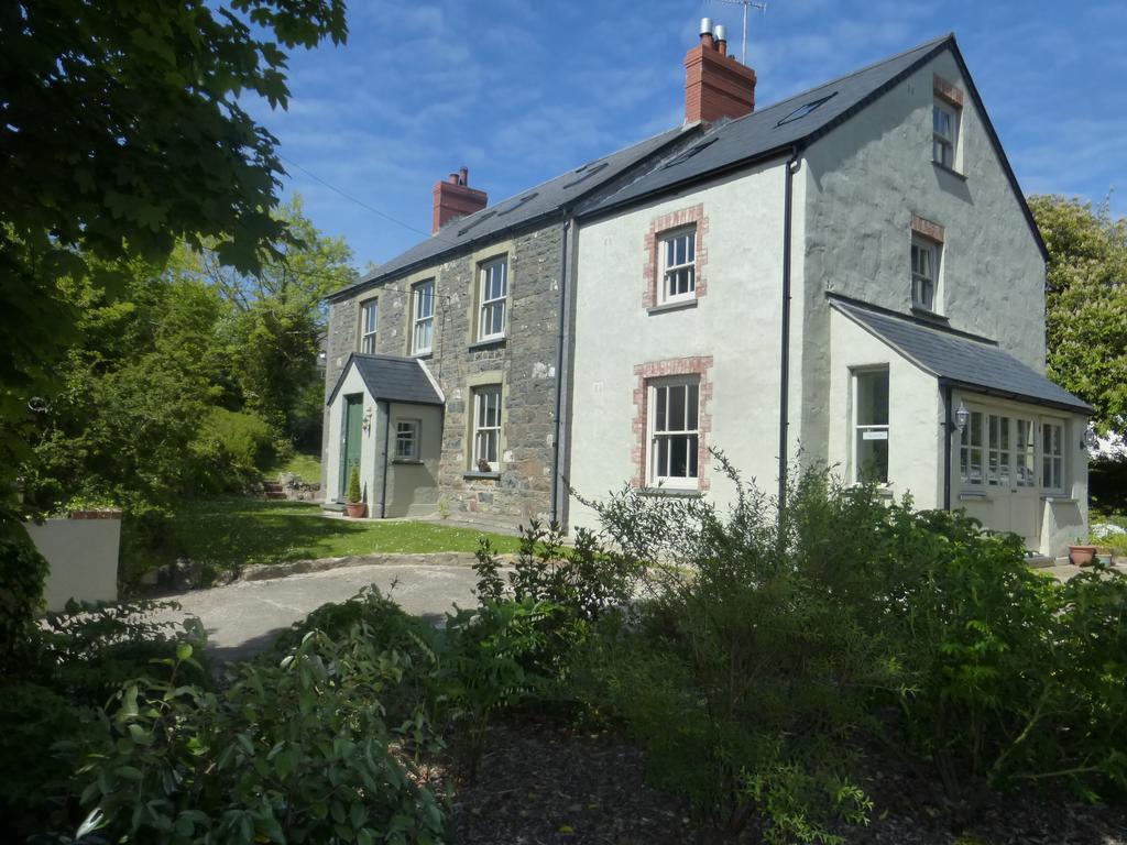 Tabor House B&B Fishguard Exterior photo